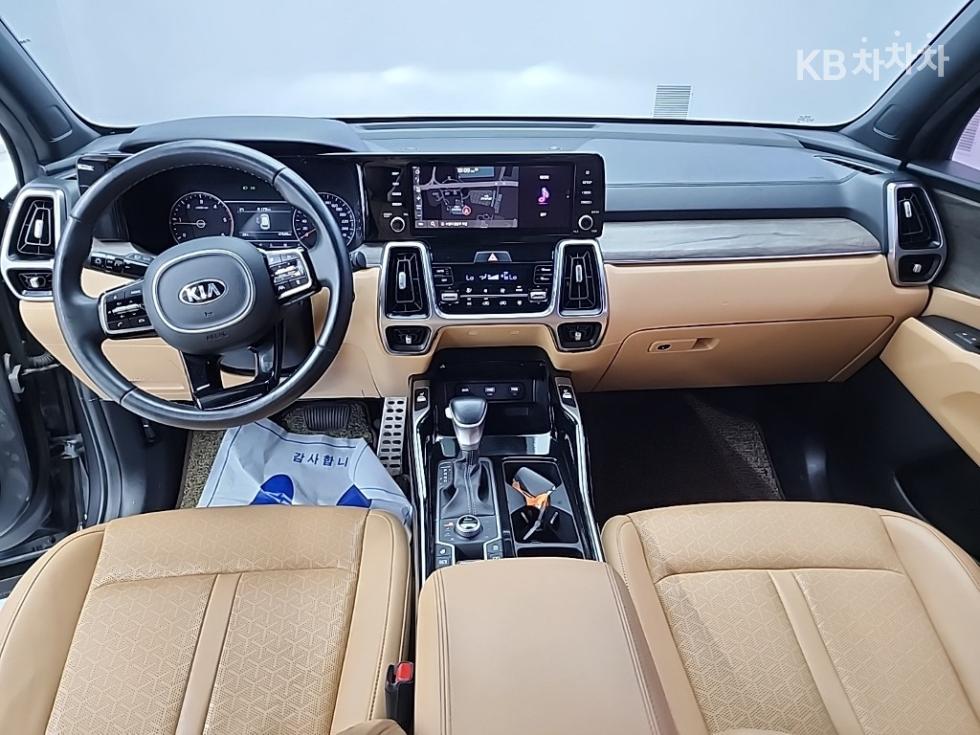 2021 Kia 4 photo
