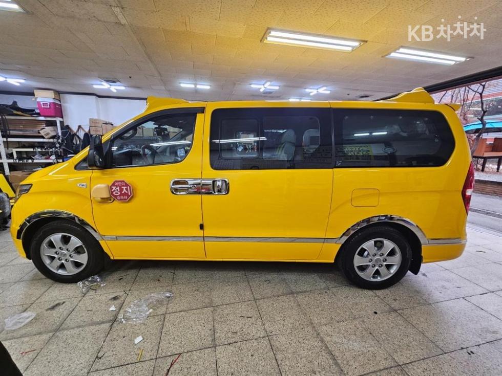 Hyundai Starex — miniaturë 3