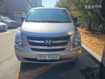 Hyundai Starex 5인승 밴 CVX — foto 1
