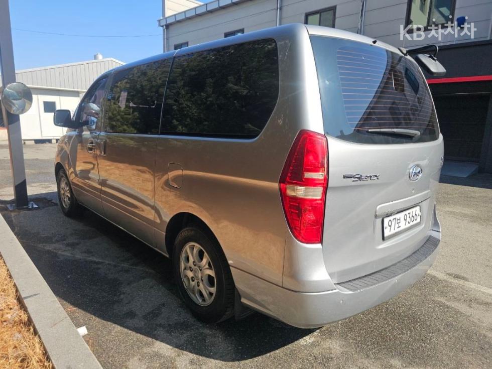 Hyundai Starex — miniaturë 3