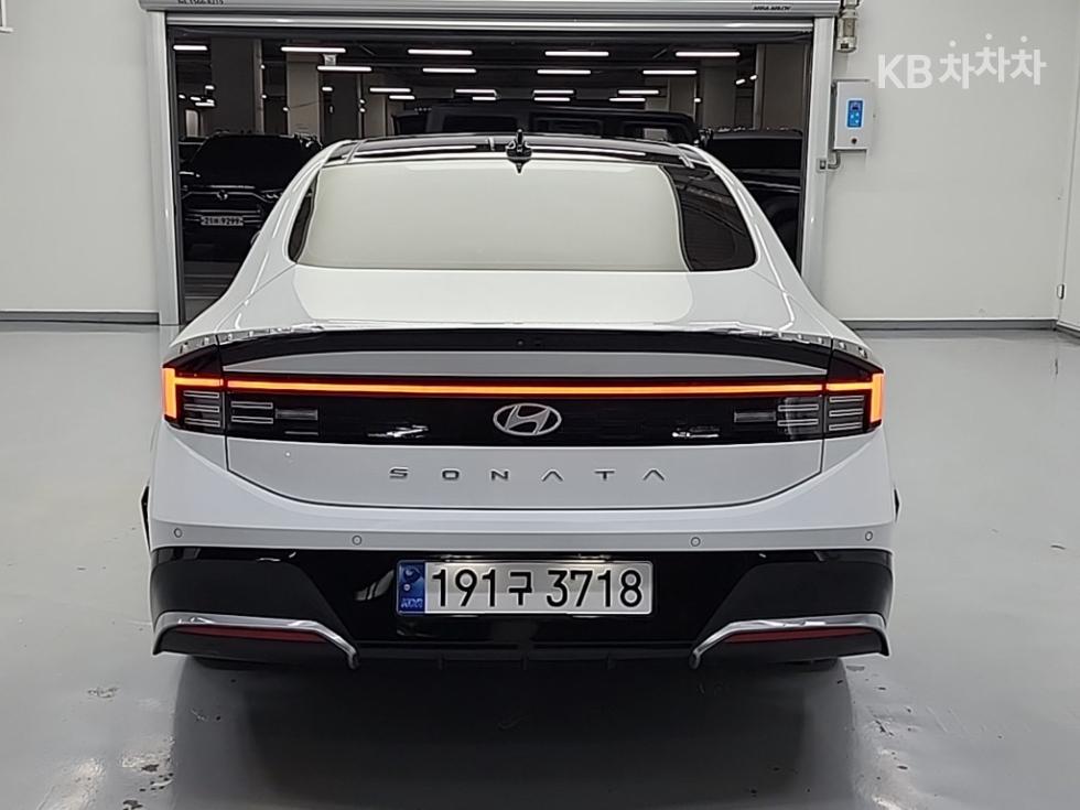 2023 Hyundai (DN8) photo