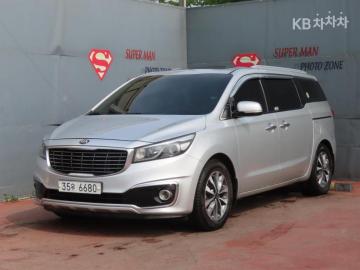 Kia Carnival 9-seater Luxury — foto 1