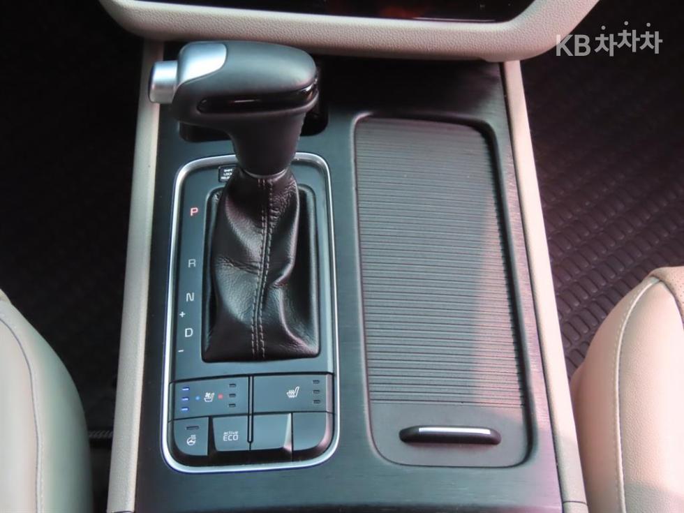 Kia Carnival — miniaturë 14