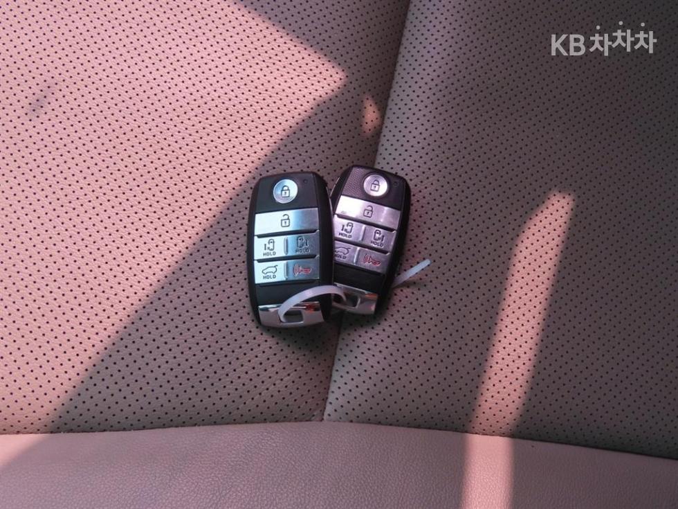 Kia Carnival — miniaturë 19