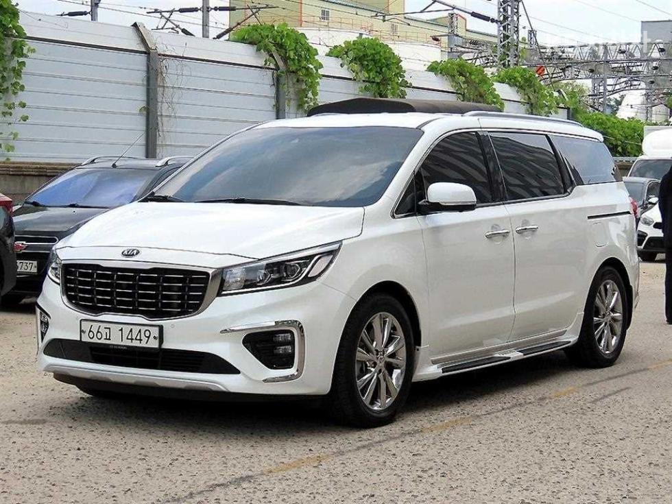Kia Carnival — miniaturë 2