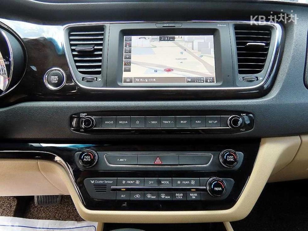 Kia Carnival — miniaturë 13