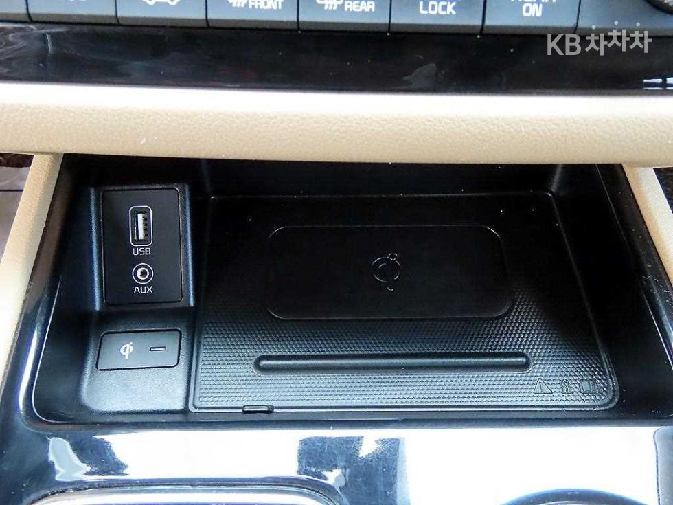 Kia Carnival — miniaturë 14