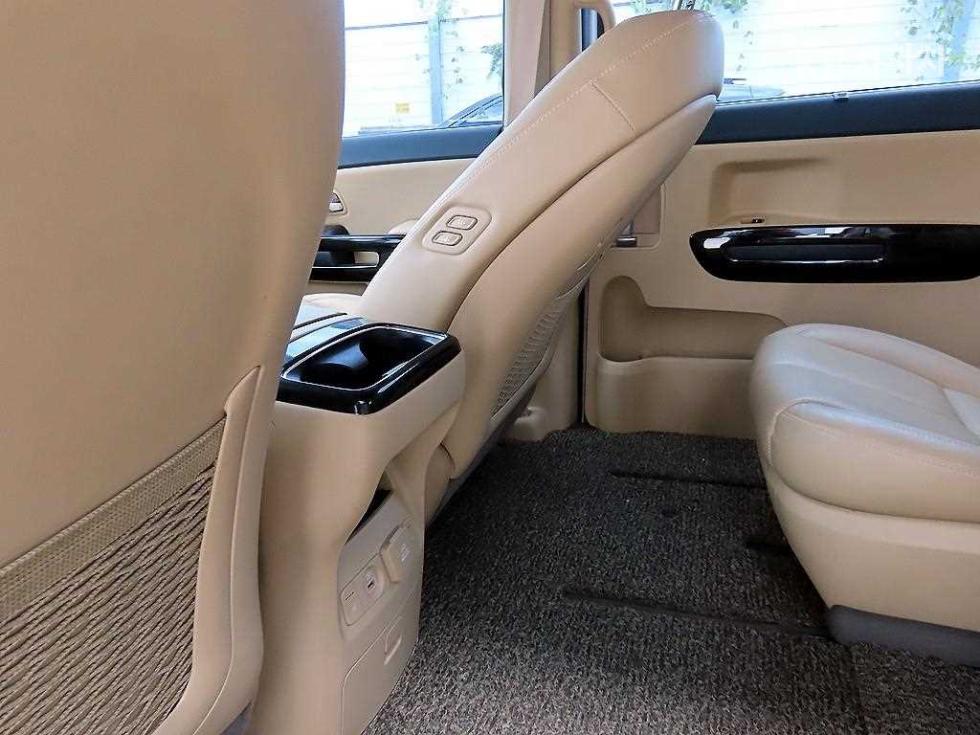 Kia Carnival — miniaturë 15