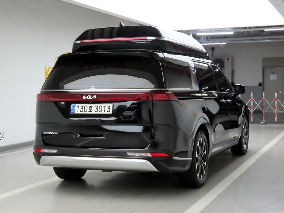 Kia Carnival — miniaturë 4