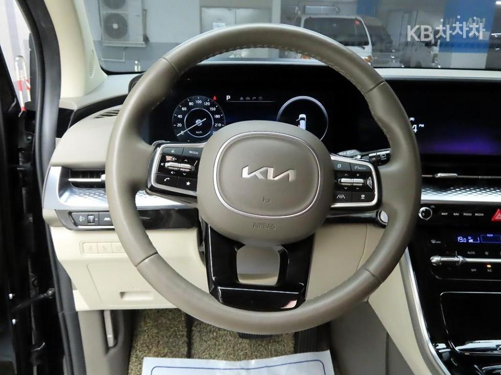 Kia Carnival — miniaturë 6