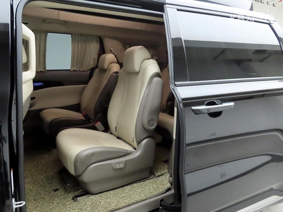 Kia Carnival — miniaturë 12