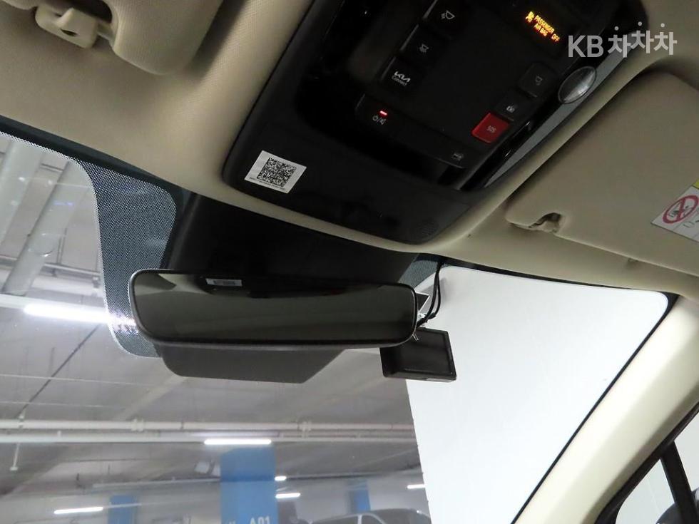 Kia Carnival — miniaturë 15