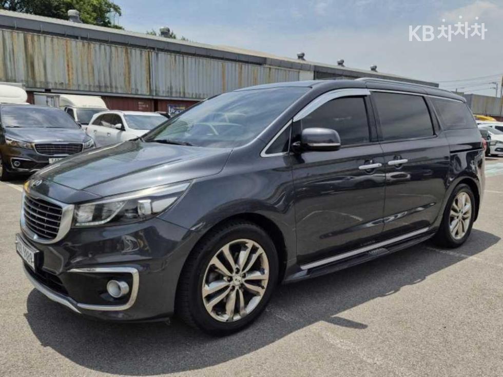 Kia Carnival — miniaturë 2