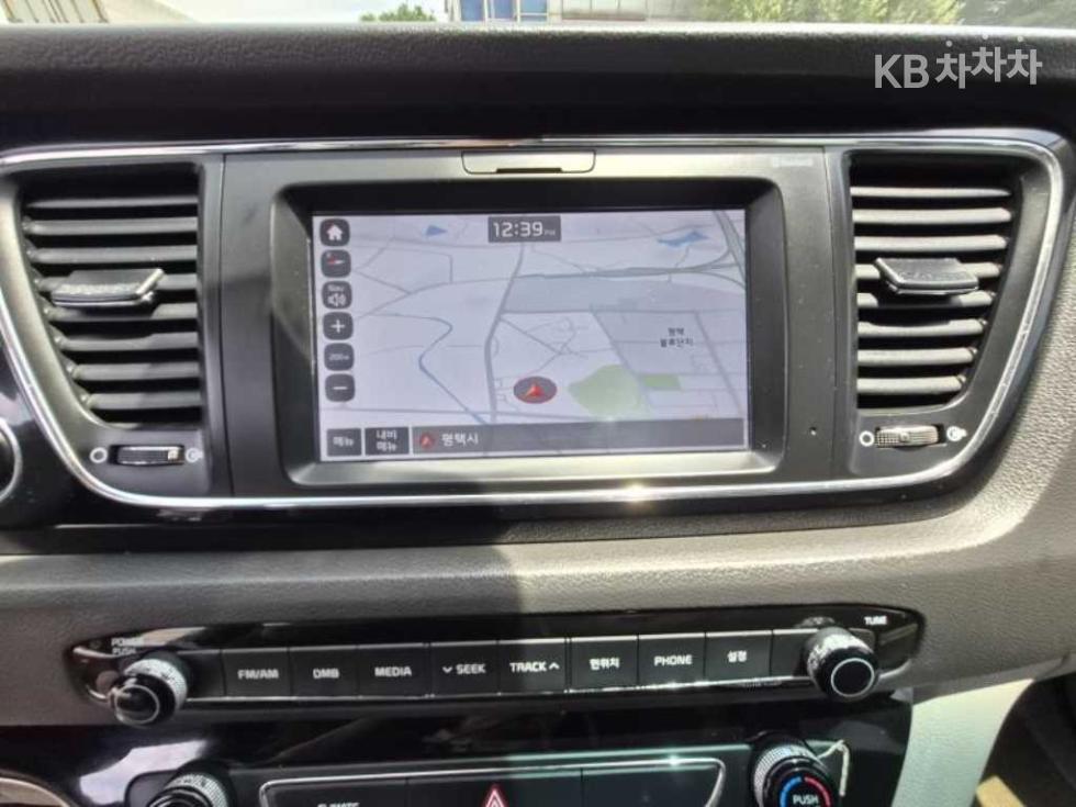 Kia Carnival — miniaturë 9