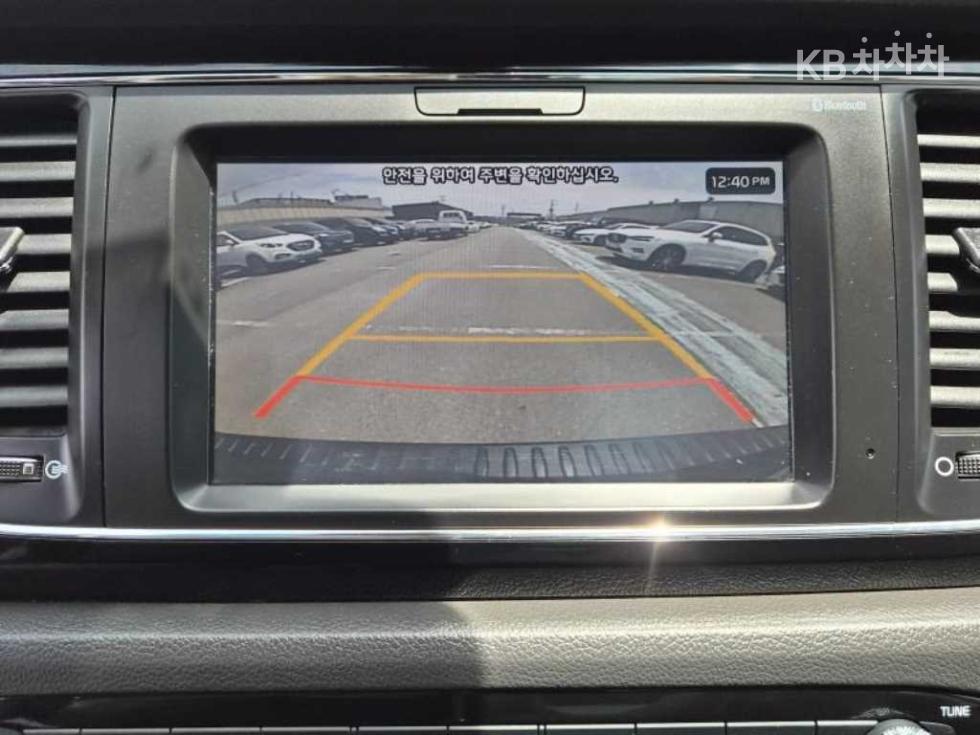 Kia Carnival — miniaturë 10