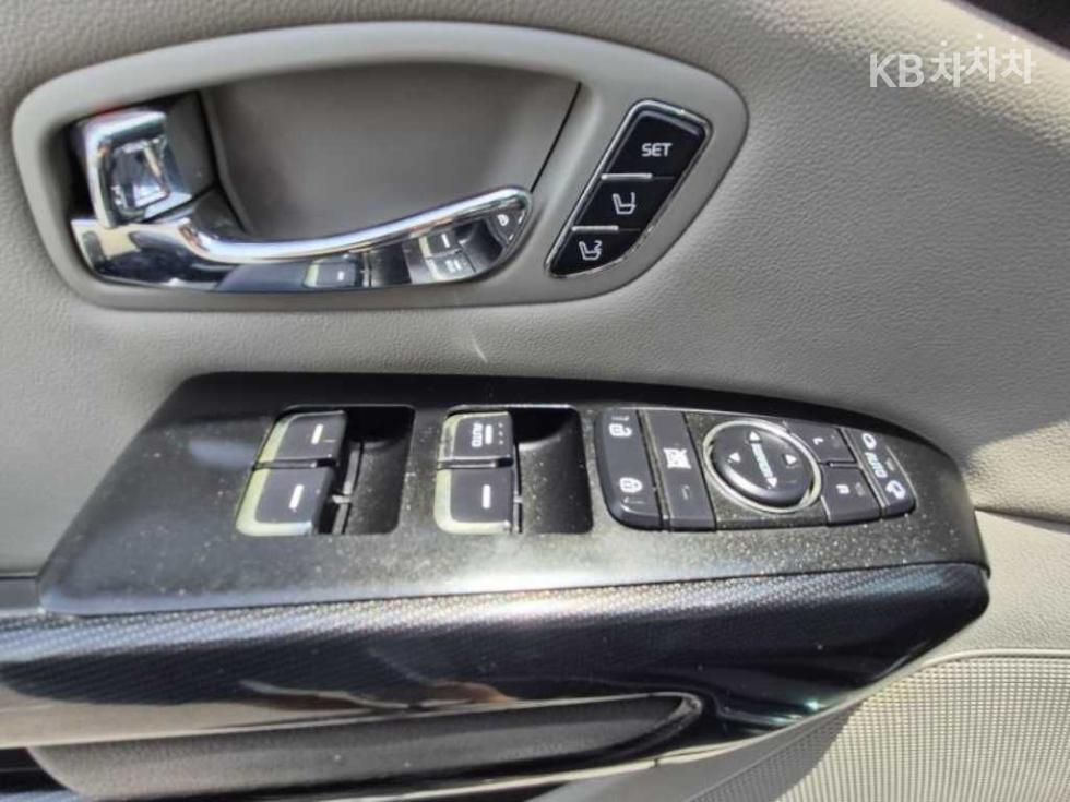 Kia Carnival — miniaturë 14