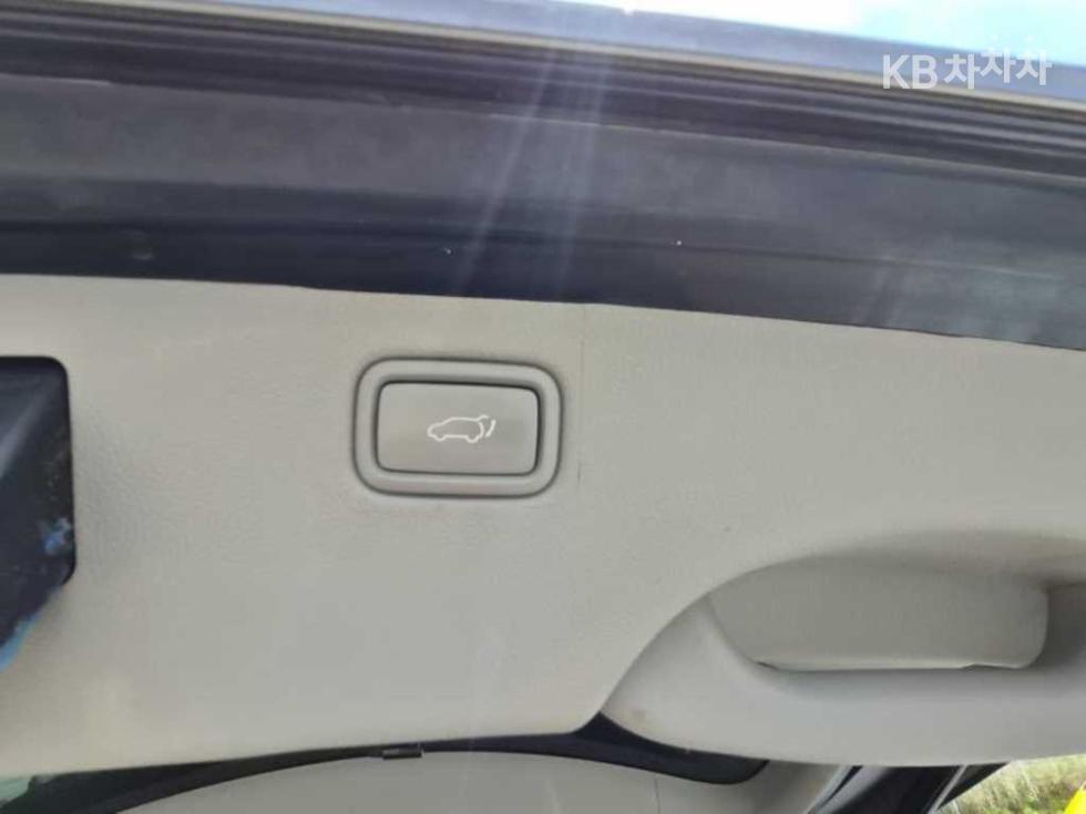 Kia Carnival — miniaturë 18
