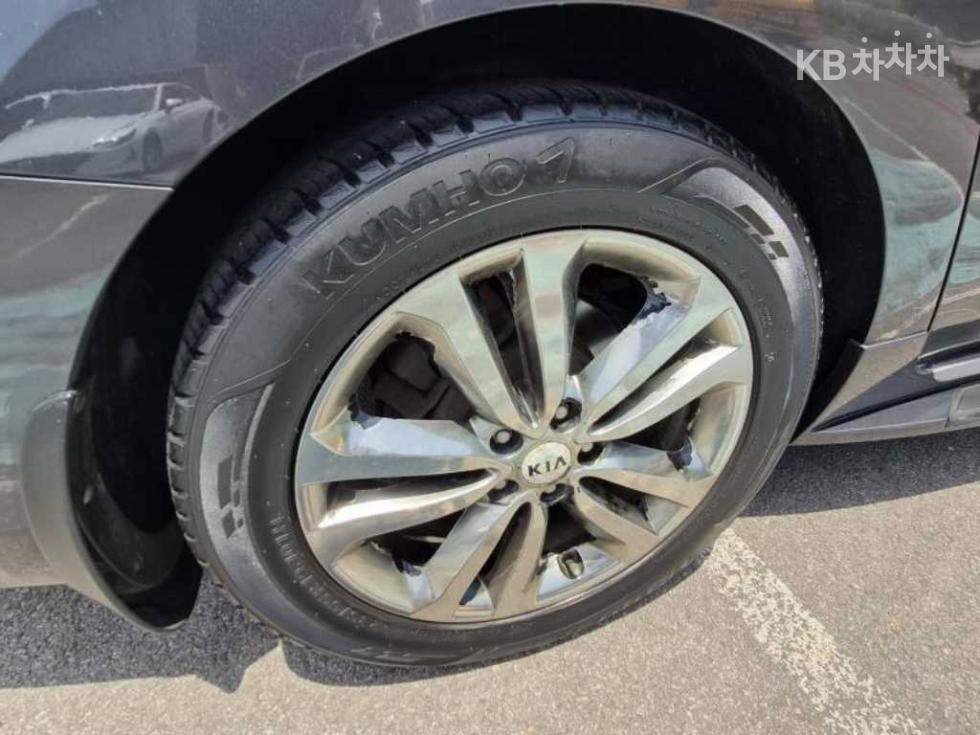 Kia Carnival — miniaturë 19