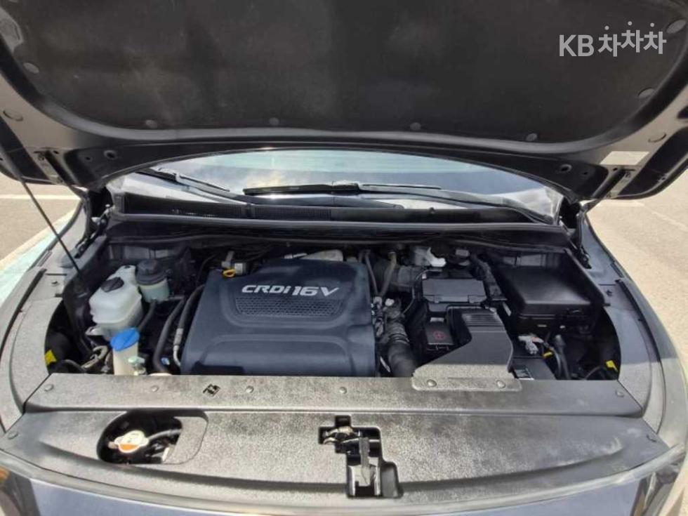 Kia Carnival — miniaturë 20