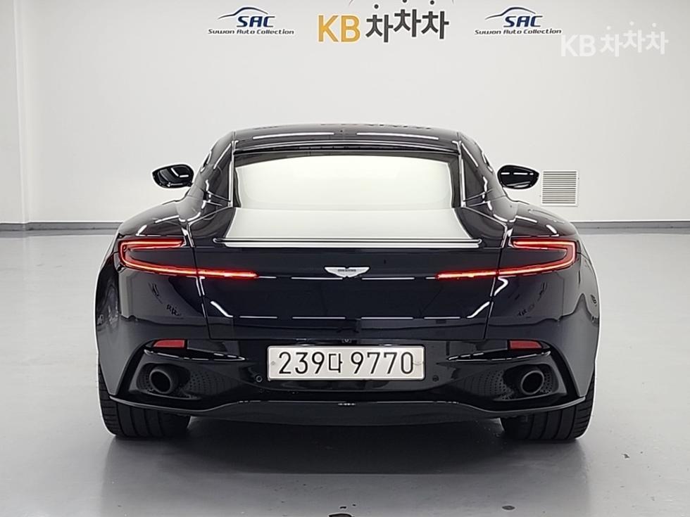 2017 Aston Martin DB11 photo