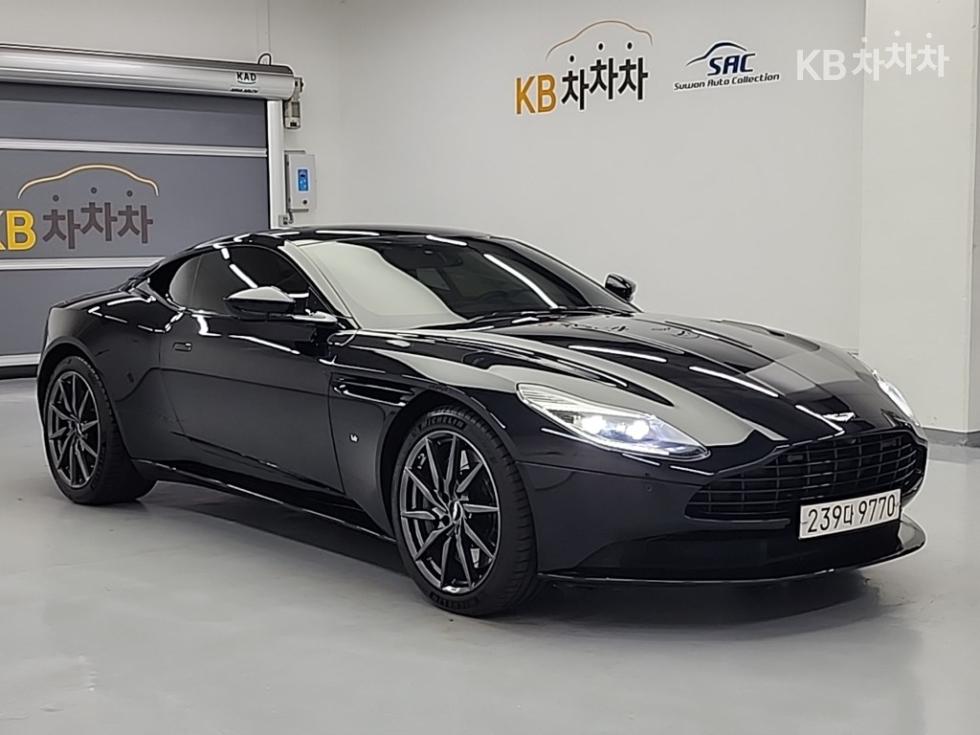 2017 Aston Martin DB11 photo