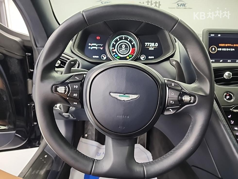 2017 Aston Martin DB11 photo