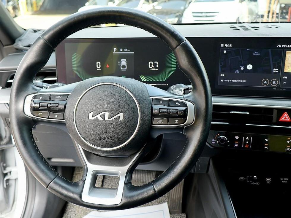 Kia K5 — miniaturë 8