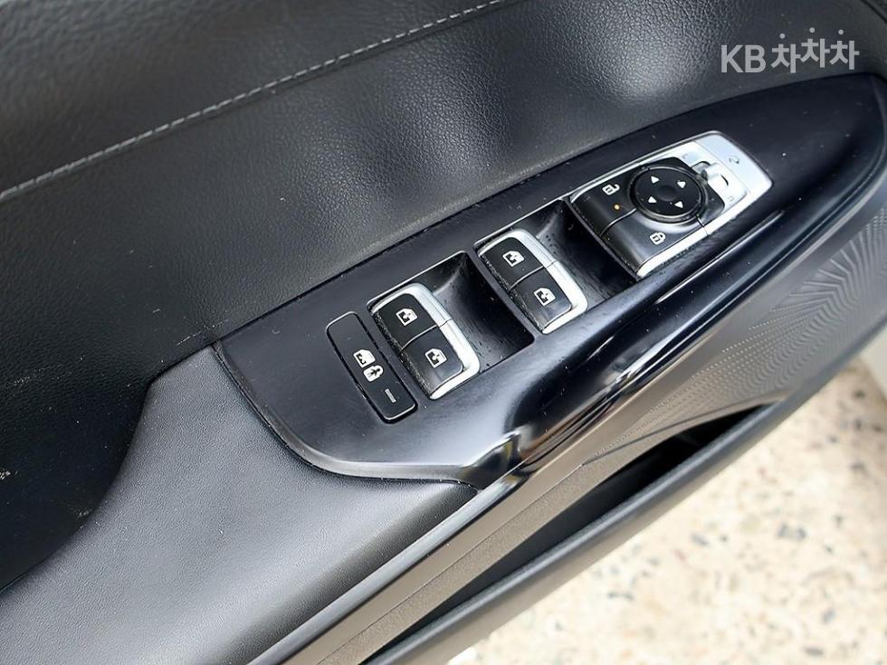 Kia K5 — miniaturë 11