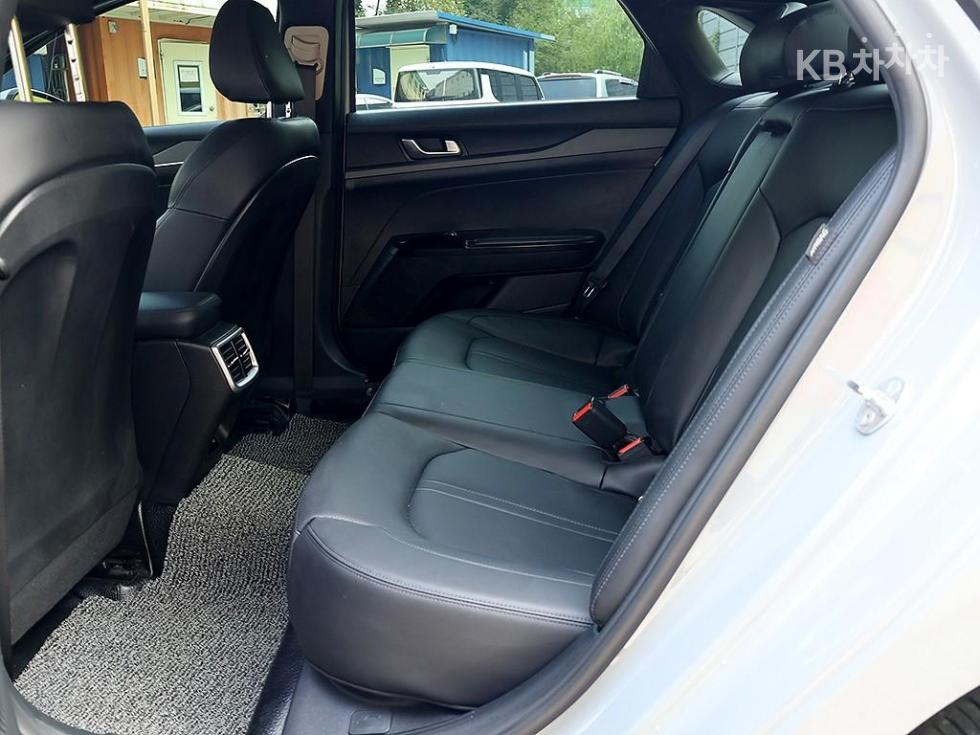 Kia K5 — miniaturë 13