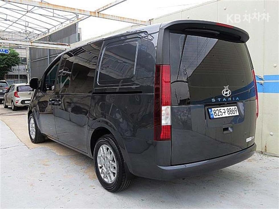 Hyundai Staria — miniaturë 4