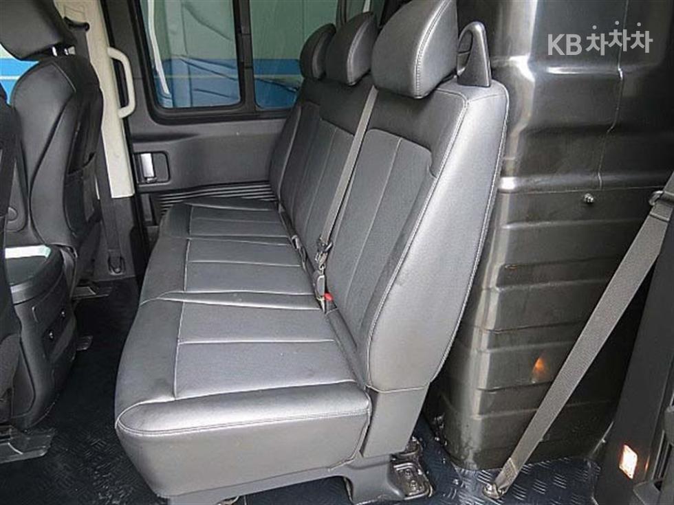 Hyundai Staria — miniaturë 7