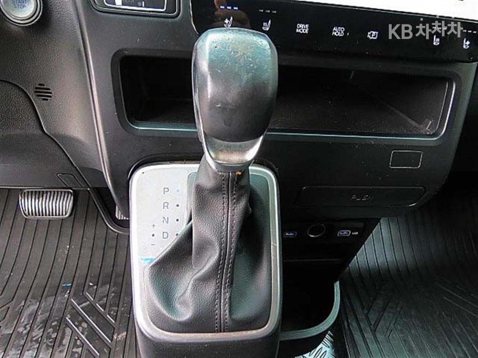 Hyundai Staria — miniaturë 12