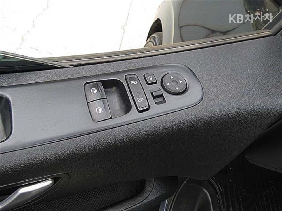 Hyundai Staria — miniaturë 13