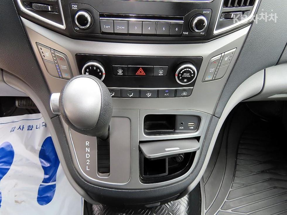 Hyundai Starex — miniaturë 10