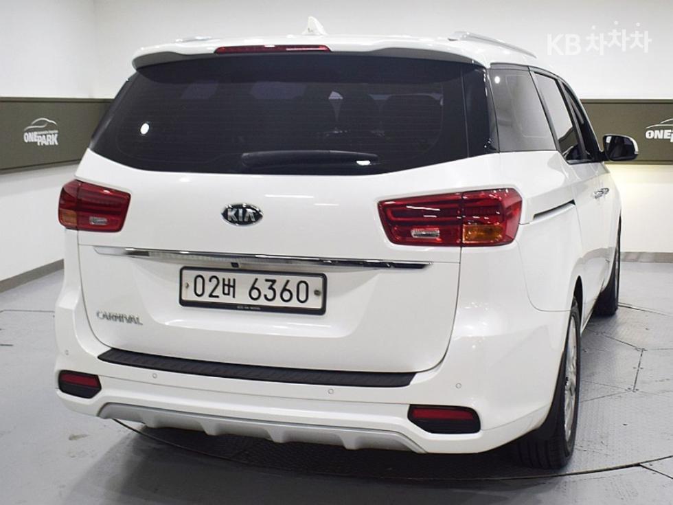 Kia Carnival — miniaturë 3
