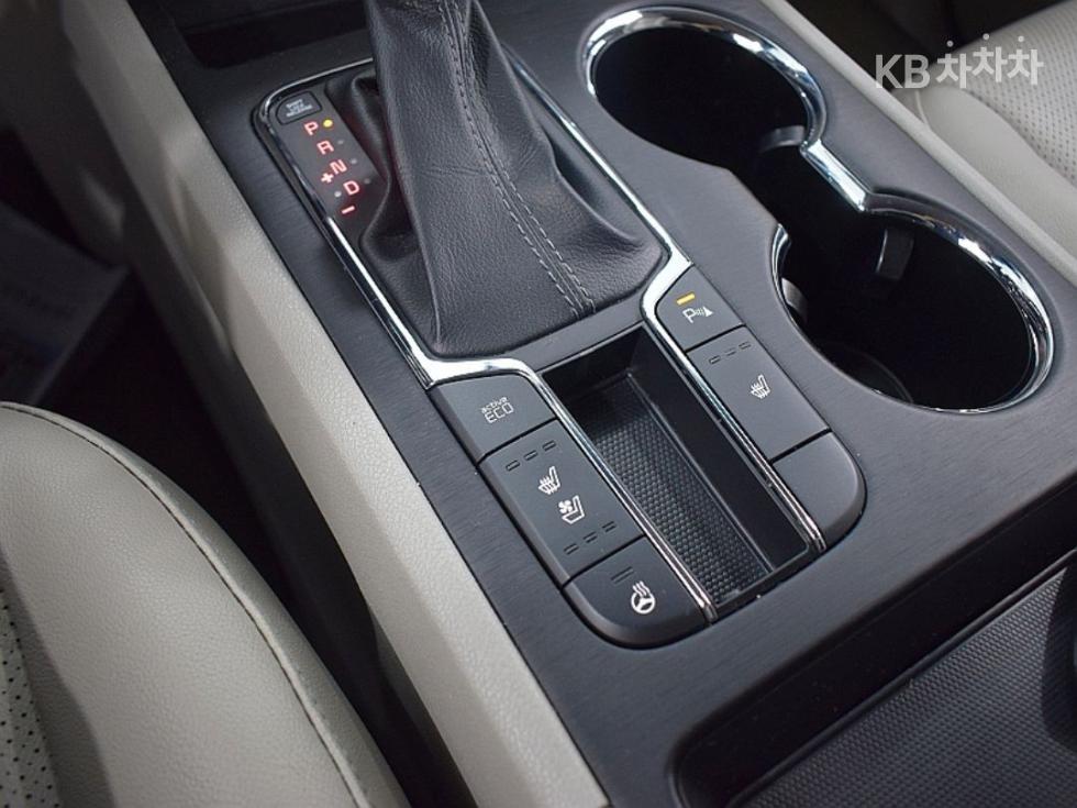 Kia Carnival — miniaturë 13