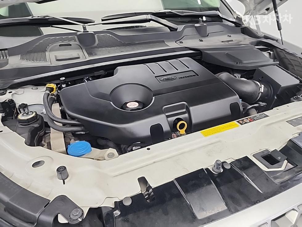 2018 Land Rover Used Car photo