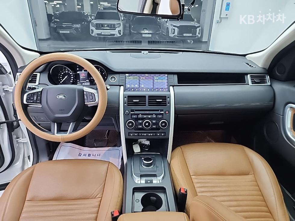 2018 Land Rover Used Car photo