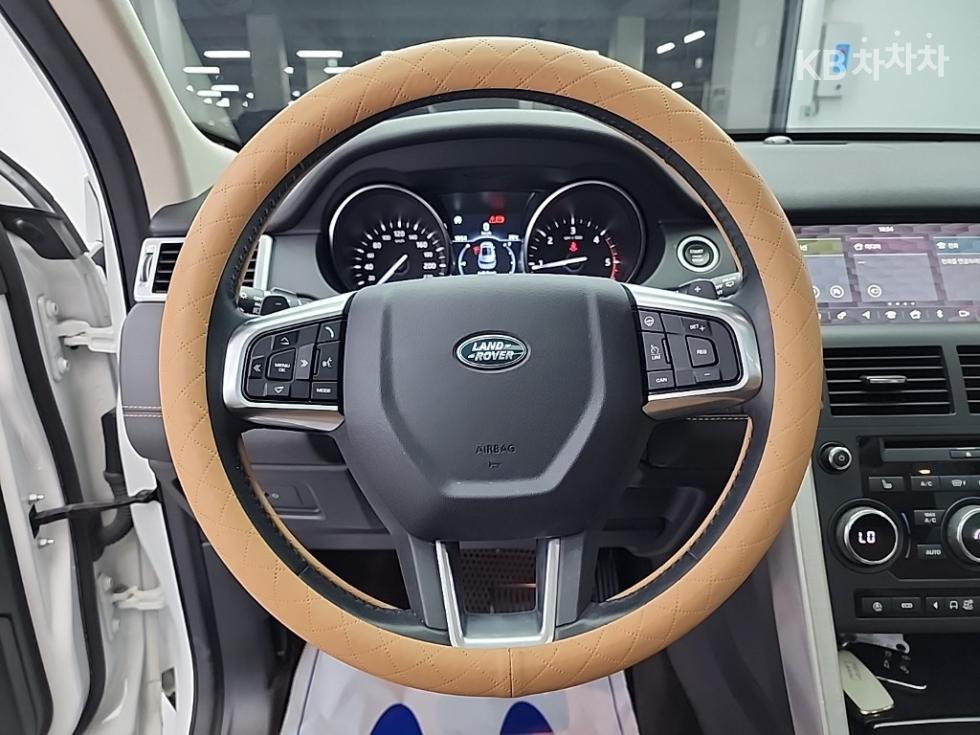 2018 Land Rover Used Car photo