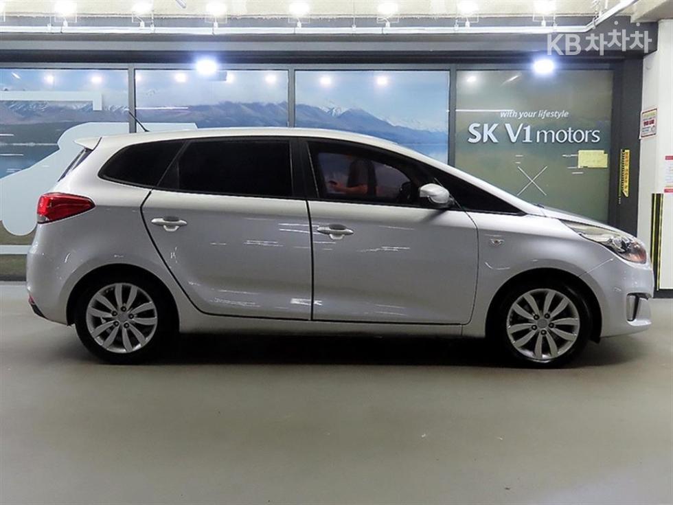 Kia Carens — miniaturë 3