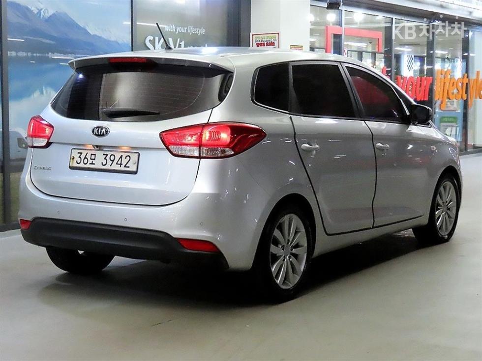Kia Carens — miniaturë 4