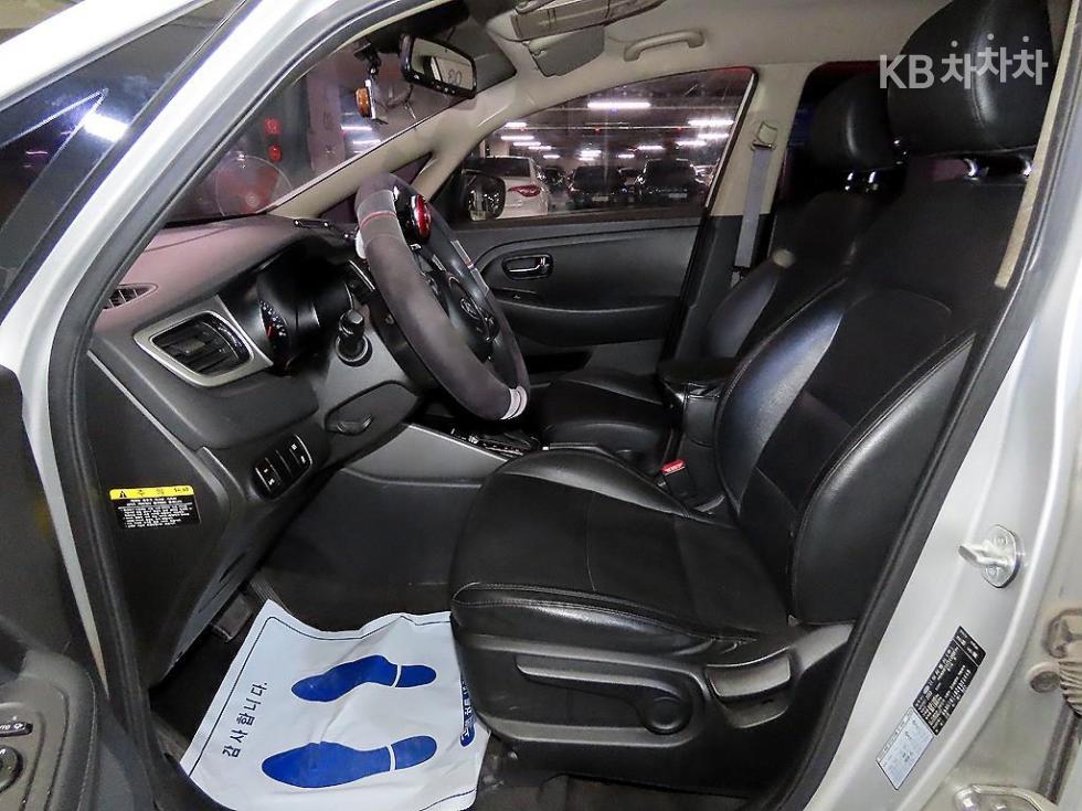 Kia Carens — miniaturë 6
