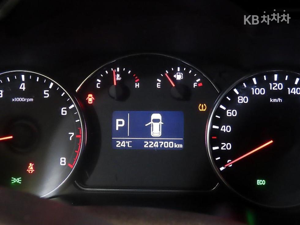 Kia Carens — miniaturë 9
