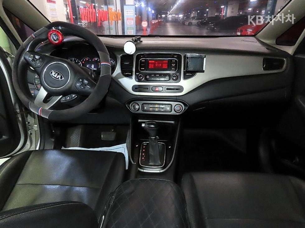 Kia Carens — miniaturë 10