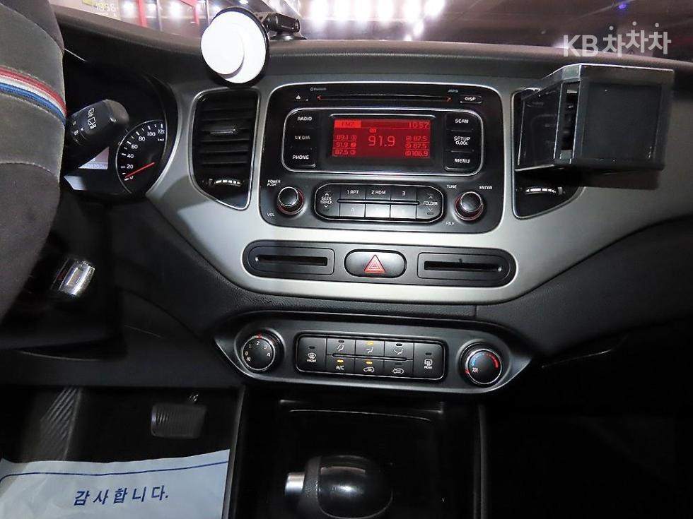Kia Carens — miniaturë 11