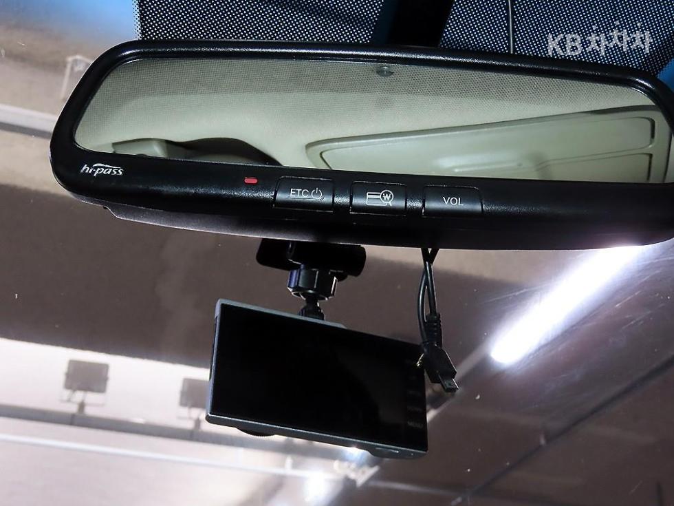 Kia Carens — miniaturë 16