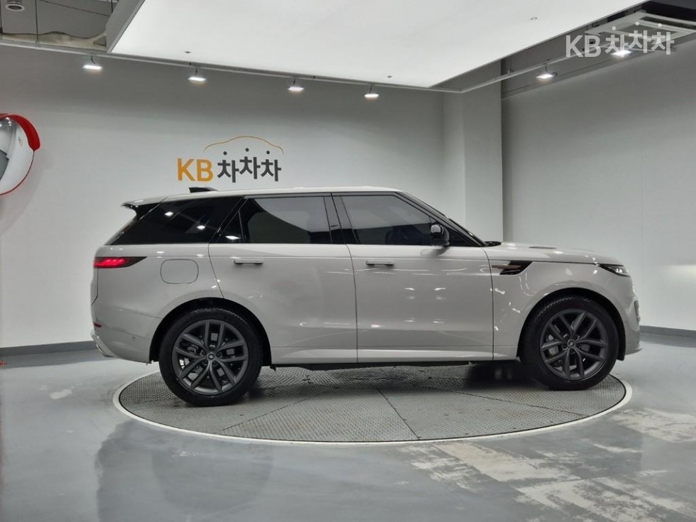 Land Rover Range Rover Sport — miniaturë 16
