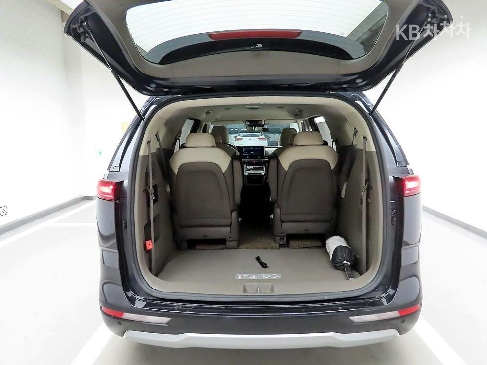 Kia Carnival — miniaturë 5