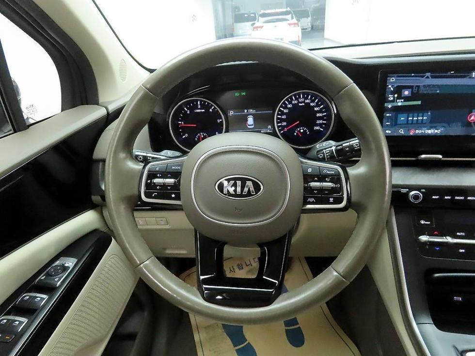 Kia Carnival — miniaturë 7