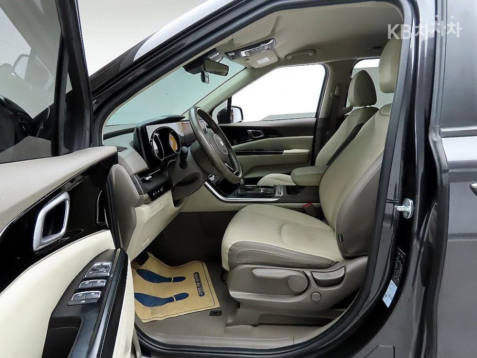 Kia Carnival — miniaturë 12